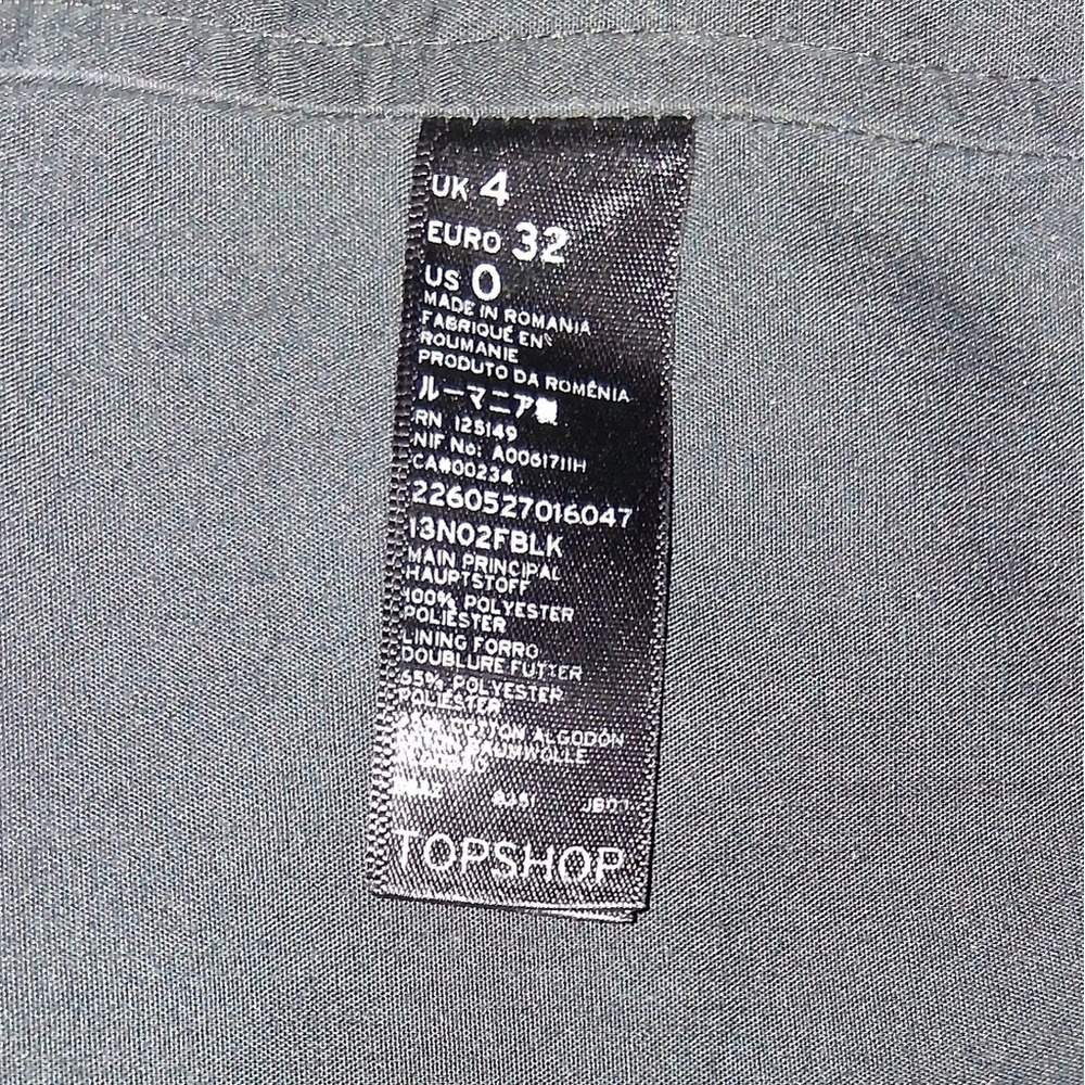EUC TOPSHOP‎ Sz. 0 Black Ruffled Spagetti Strap Crop Top. - Picture 6 of 7